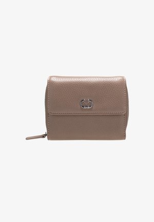 Snap wallet i struktureret taupe læder med en metallisk logoaccent. Har en lynlås lukning på den ene side og en fold-over klap.
