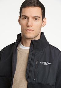 Lindbergh CONTRAST QUALITY - Giacca in pile - black