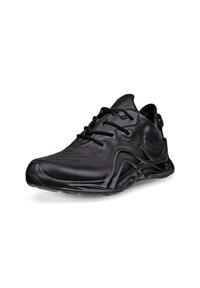 Sneakers neri con una finitura liscia e lucida, caratterizzati da lati scolpiti, superficie testurizzata e lacci a contrasto. Design ergonomico con punta arrotondata.