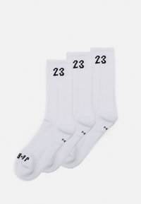 ESSENTIAL CREW UNISEX 3 PACK - Șosete sport - white/black