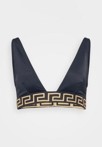 Marine bikinitopp med dyp v-halsdesign, brede stropper og et gullfarget gresk nøkkelmønster på båndet. Glatt, elastisk tekstur gjennom hele.