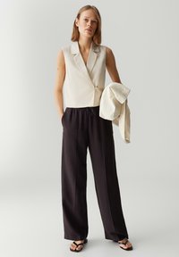 OPUS PANTS MID RISE LONG WIDE FIT - Broek - midnight brown