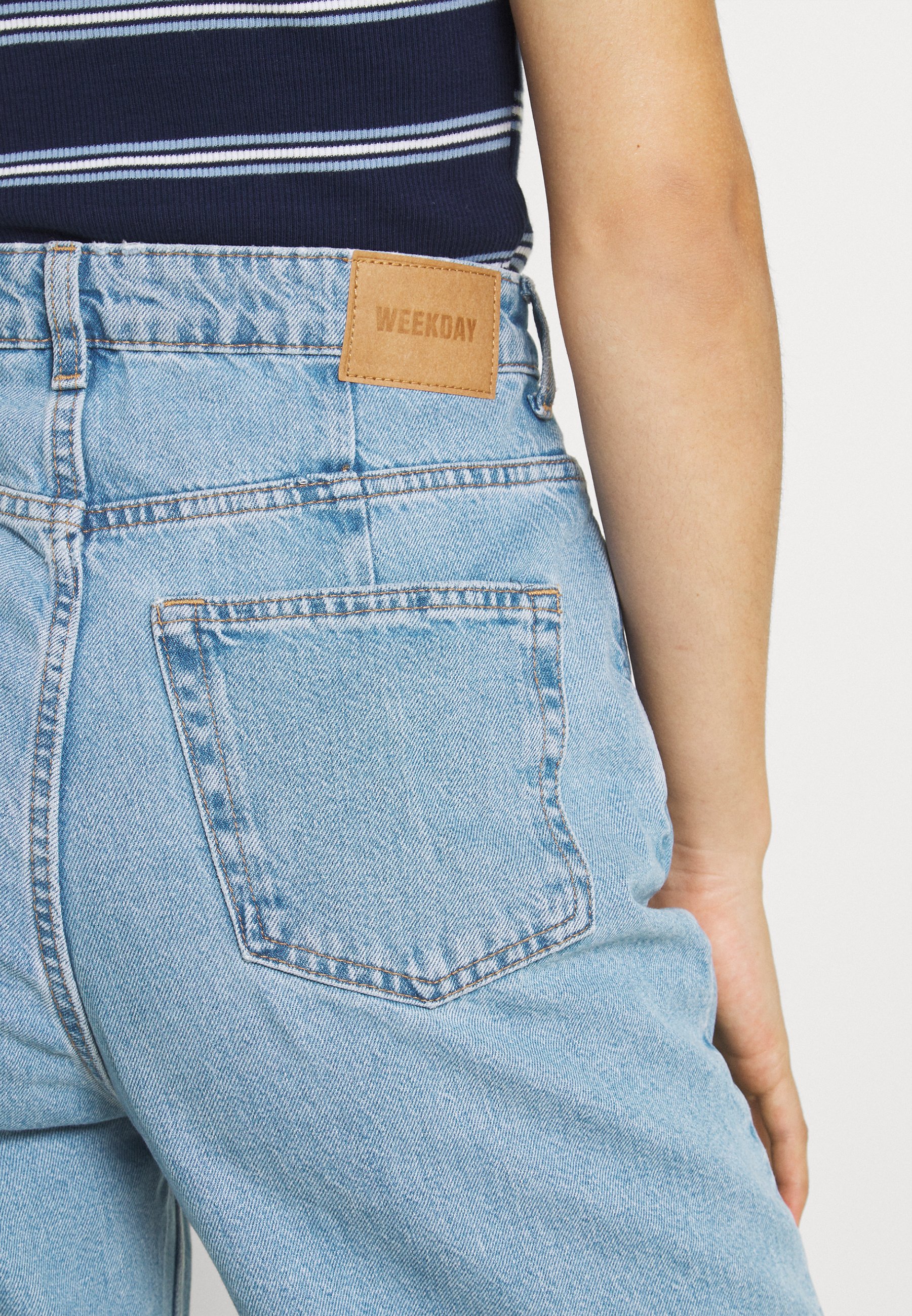 Weekday ACE HIGH WIDE - Flared Jeans 