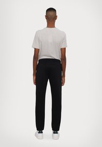 EA7 Emporio Armani - Dres