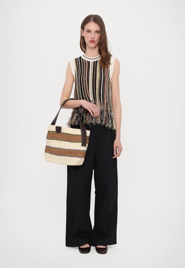 NAVETTA - Jumper - desert2