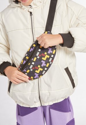 Terranova CON TRNPOPLAB - Marsupio - var viola