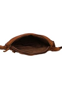 Borsa in pelle marrone con una chiusura lampo superiore, che rivela un morbido interno in tessuto marrone e un design spazioso per organizzare gli oggetti.