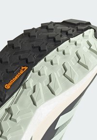 Adidas Terrex FREE HIKER 2 LOW GTX W - Trekingové boty - silver green   linen green   grey