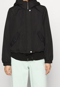 Vero Moda Petite Allvädersjacka - black