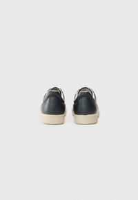 Hackett London BOND ACTIVE - Joggesko - navy