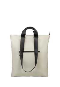 Sac fourre-tout en matériau texturé blanc cassé avec des anses noires et une poche zippée. Présente une forme rectangulaire élégante avec un design minimaliste.