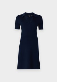 Abito lavorato a maglia blu navy con corpetto aderente, maniche corte e colletto a V. Presenta una texture a coste e gonna svasata.