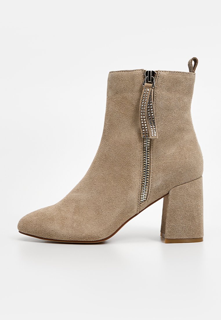 Botines de tacón