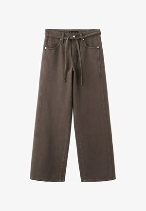 Pantalon large marron avec poches avant, passants pour ceinture et ceinture assortie en tissu nouée à la taille, présenté à plat sur un fond blanc.