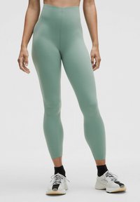 Nevybráno, crater blue-026458