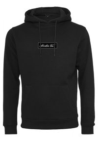 Felpa nera con cappuccio, coulisse regolabili, tasca a marsupio frontale e logo "Mister Tee" bianco su una toppa rettangolare.