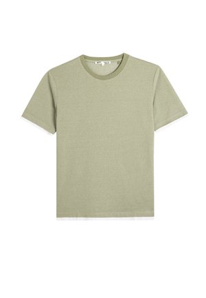 Kurzärmliges T-Shirt aus weichem, hellgrünem Stoff mit Rundhalsausschnitt und kontrastierenden weißen Akzenten an den Ärmelabschlüssen.