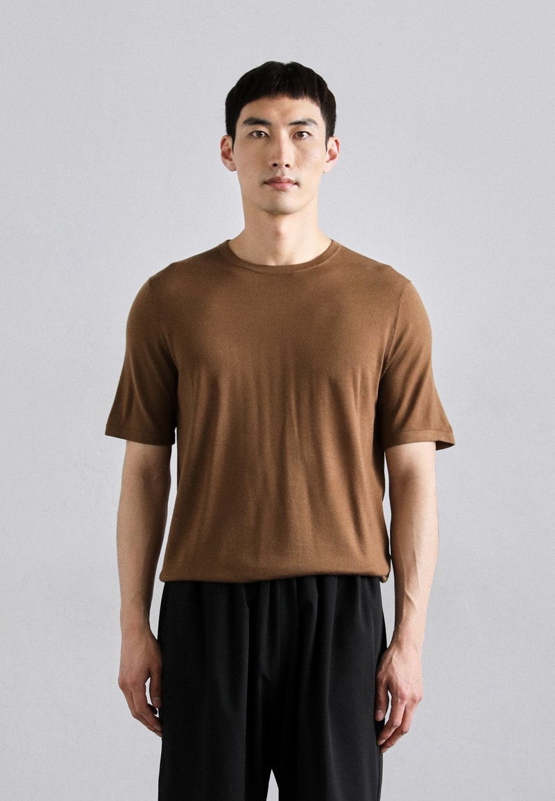 Tiger of Sweden - CONNOR  - T-shirt basique - raw umbra, Agrandir