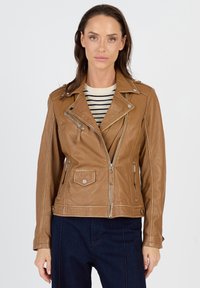 Braune Leder-Motorradjacke mit einem diagonalen Reißverschluss, seitlichen Taschen und einer kleinen Klappen-Tasche. Sie hat einen Reverskragen und eine taillierte Passform.