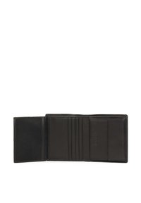 Portafoglio in pelle nera con design a doppio ripiegamento, dotato di numerosi slot per carte e una tasca in rete per contanti o documenti. Texture liscia.