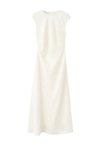 Vestido sin mangas hasta el suelo en color blanco, con escote redondo, textura sutil y diseño minimalista con cierre trasero.