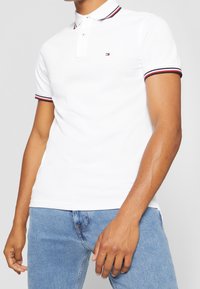 Tommy Hilfiger Pikeepaita - white