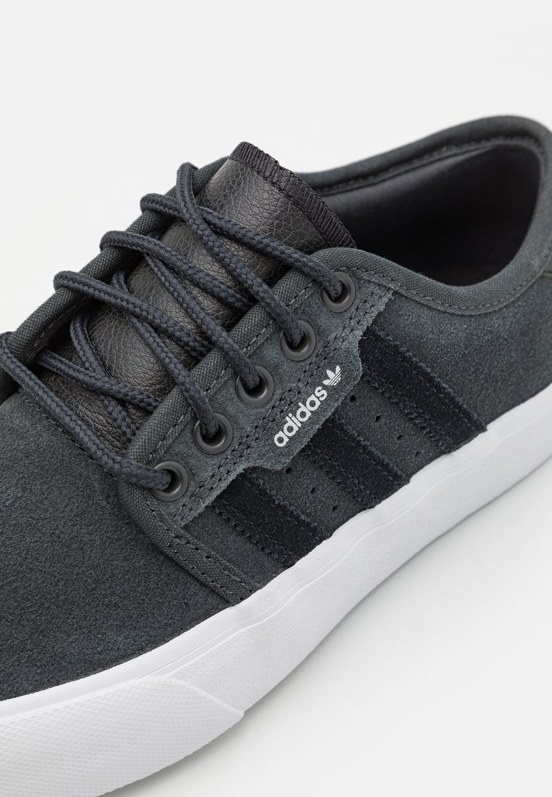 adidas gazelle silver green womens Adidas Seeley Silas pro Shoes - Navy main image 0