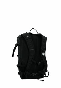 Zwarte rugzak met een getextureerde mesh achterkant, verstelbare banden, zijgespen en een handvat aan de bovenkant om te dragen.