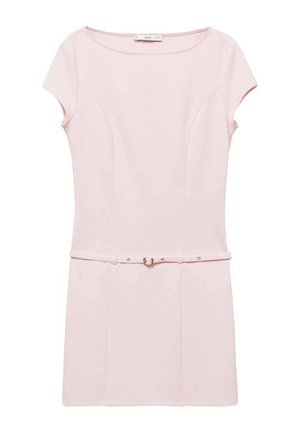Rochie scurtă roz cu mâneci capă, cu un corset ajustat și un accent subtil de curea. Confectionată dintr-un material neted, cu un design curat și structurat.