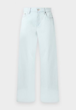 Vaqueros de pierna ancha de tiro alto en azul claro con botón frontal, cierre de cremallera, trabillas para cinturón y bolsillos delanteros sobre un fondo liso.