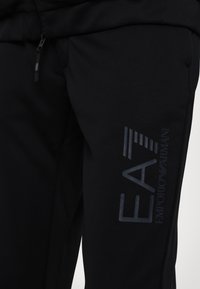 EA7 Emporio Armani - Dres