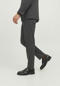 Jack & Jones PREMIUM DEHNBARES - Uzvalka bikses - black beauty