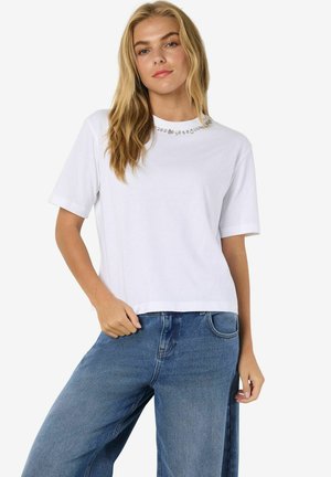 NMBELLE SIMILI - Pamata T-krekls - bright white