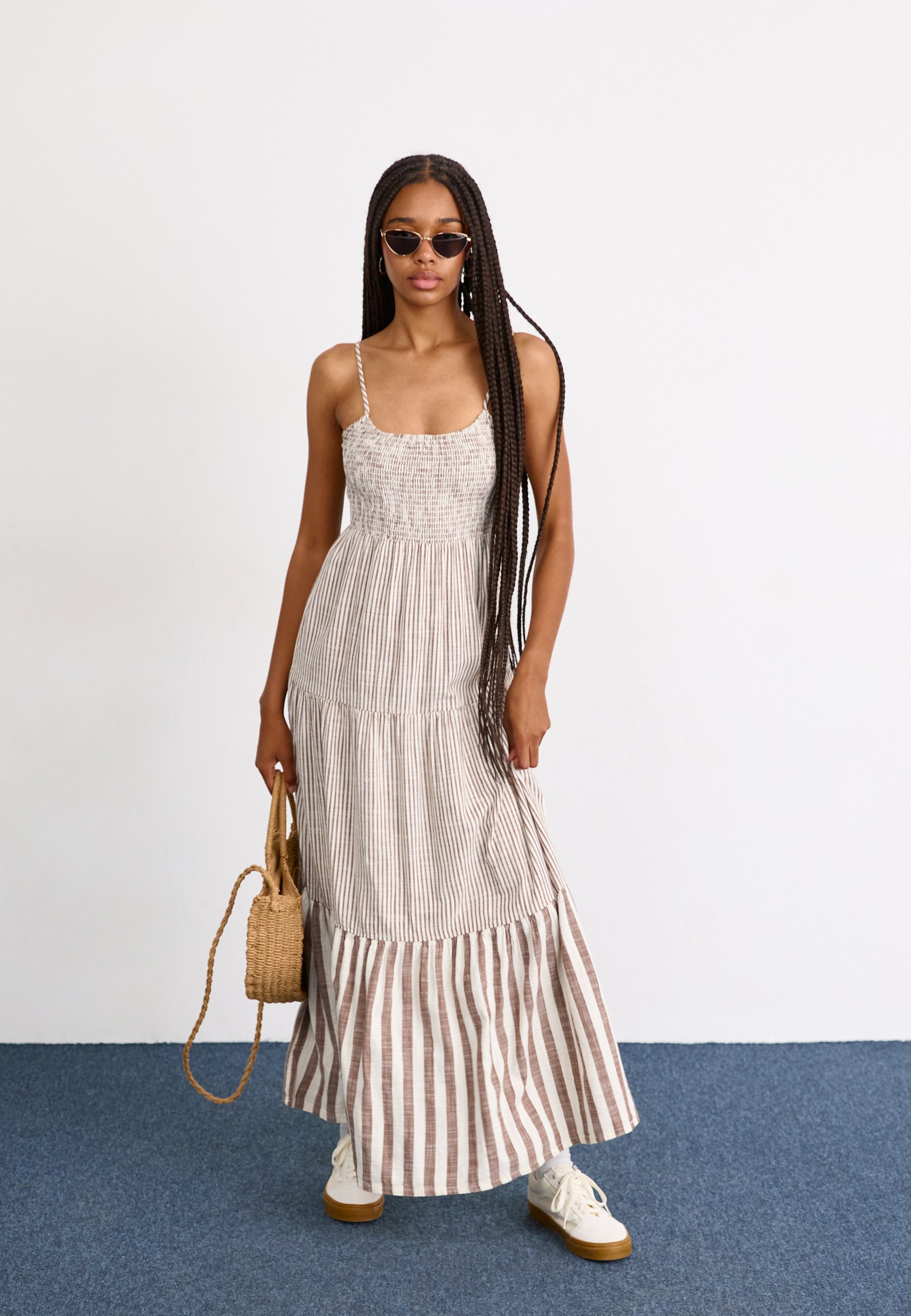 Roxy TROPICAL GLOW MAXI - Maxi dress - fondue minibella/vert/multi