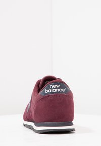 New Balance Tenisky - burgundy