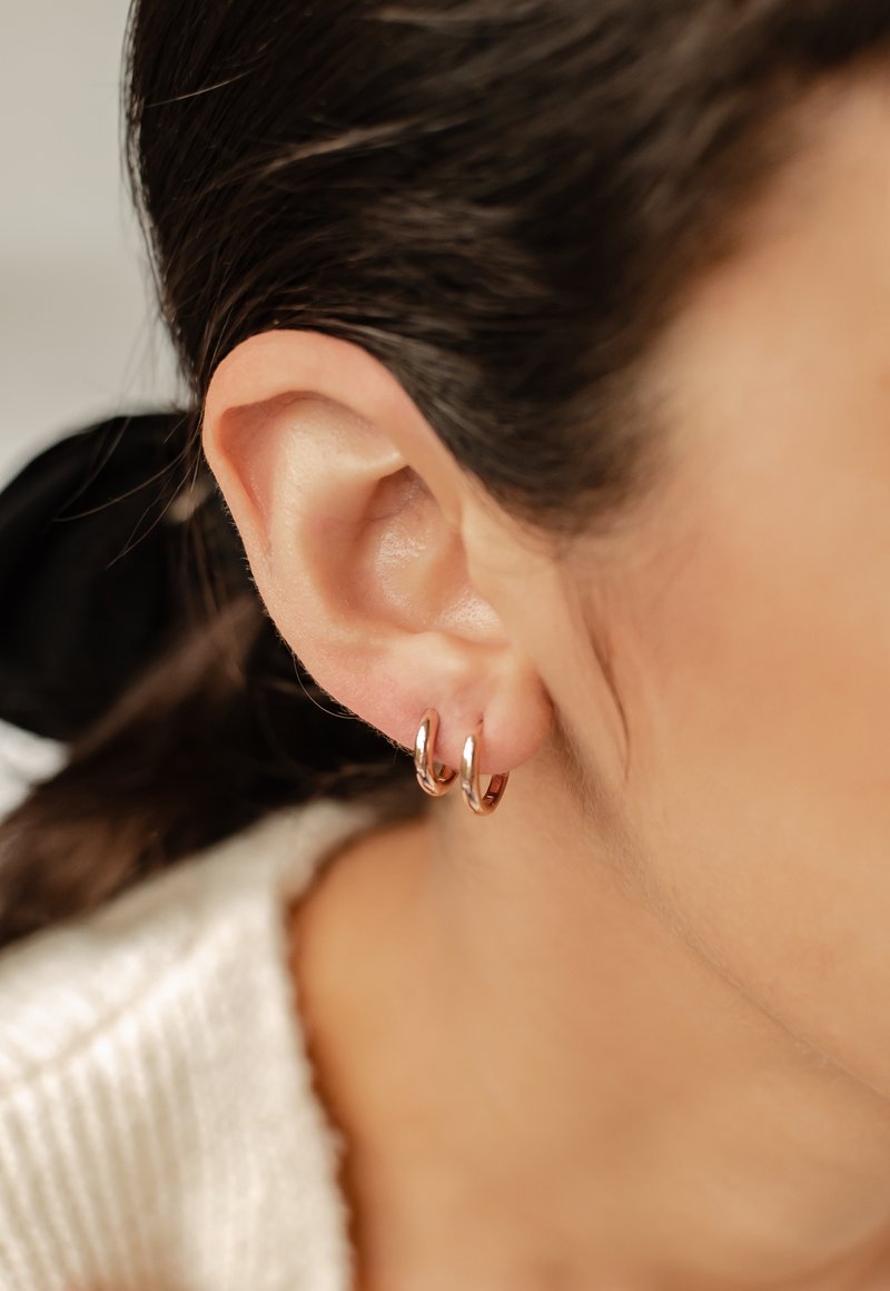 Vhernier ORECCHINI PIROUETTE IN ORO ROSA - 0N0623B0110 – Gioiellerie - Foto 6