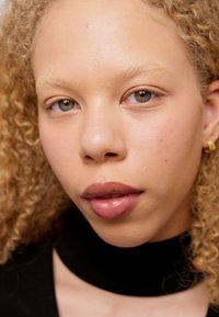 Makeup Revolution SUPERDEWY LIQUID BLUSH - Rouge - totally blushed