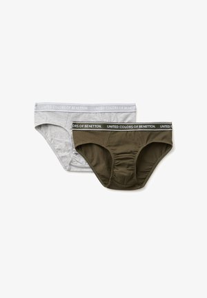 Deux slips pour hommes, un gris et un vert foncé, tous deux avec des ceintures élastiques imprimées avec "United Colors of Benetton."