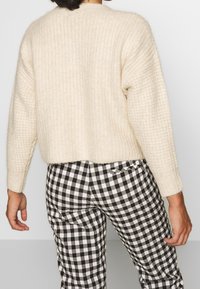 Topshop Petite Stickad tröja - beige