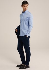 WE Fashion FUNDAMENTALS - Marškiniai - light blue