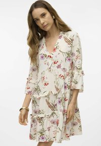 Vero Moda Vestido informal - birch