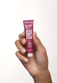 The Body Shop FREESTYLE MULTI COLOUR - Foundation - parade