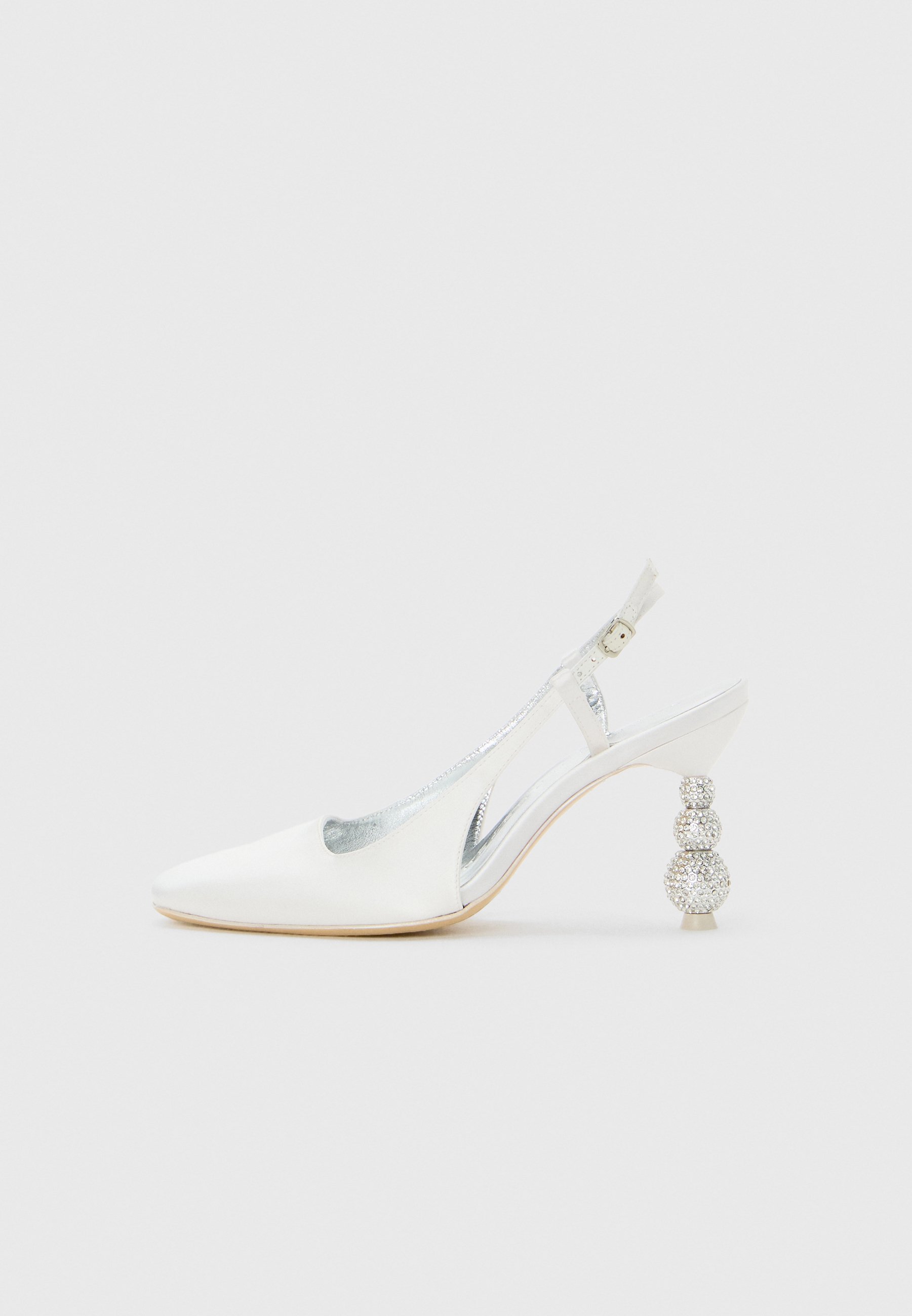 white nike shoes with clear heels