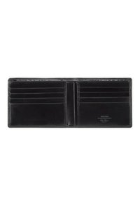 Portefeuille en cuir noir avec plusieurs emplacements pour cartes et une texture lisse, doté d'un compartiment central pour les billets ou les documents.