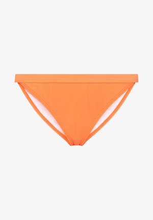 Oranžni bikini spodnji del iz gladkega materiala, ki se ponaša z minimalističnim dizajnom, nizkim krojem in brez okrasnih elementov.