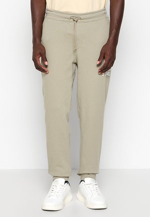 Calvin Klein Jeans, PAINTED - Pantaloni sportivi - laurel oak