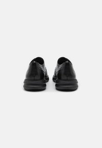 Cole Haan GRAND WINGTIP OXFORD - Rennot nauhakengät - black