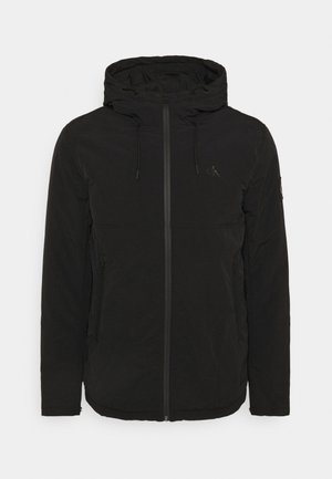 Schwarze Kapuzenjacke mit Frontreißverschluss, Kordelzugkapuze und Seitentaschen, abgebildet auf weißem Hintergrund.