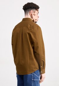 Carhartt WIP MADISON SHIRT - Marškiniai - lumber/white