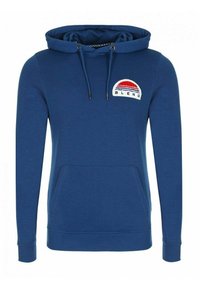 Felpa blu realizzata in tessuto morbido, dotata di una tasca frontale a marsupio e un logo rotondo ricamato con accenti rossi, bianchi e blu sul petto.